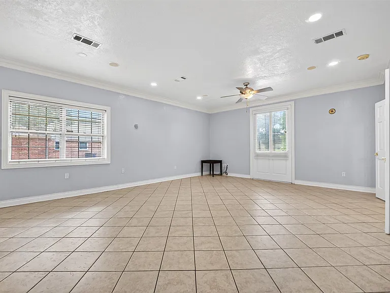 8103 Oak Moss Dr — Photo 19