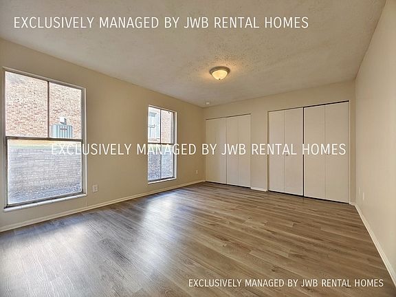 3rd image of 7201 Arlington Expy APT 109