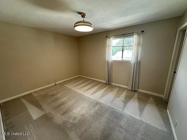 342 Lakebend Dr — Photo 11