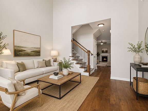 3rd image of 422 Normandy Cir