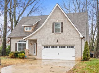 203 E Regent Dr, Clarksville, TN 37043