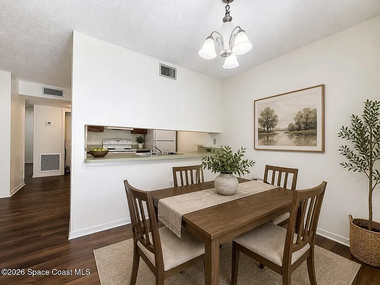 127 San Paulo Cir #1127 — Photo 4