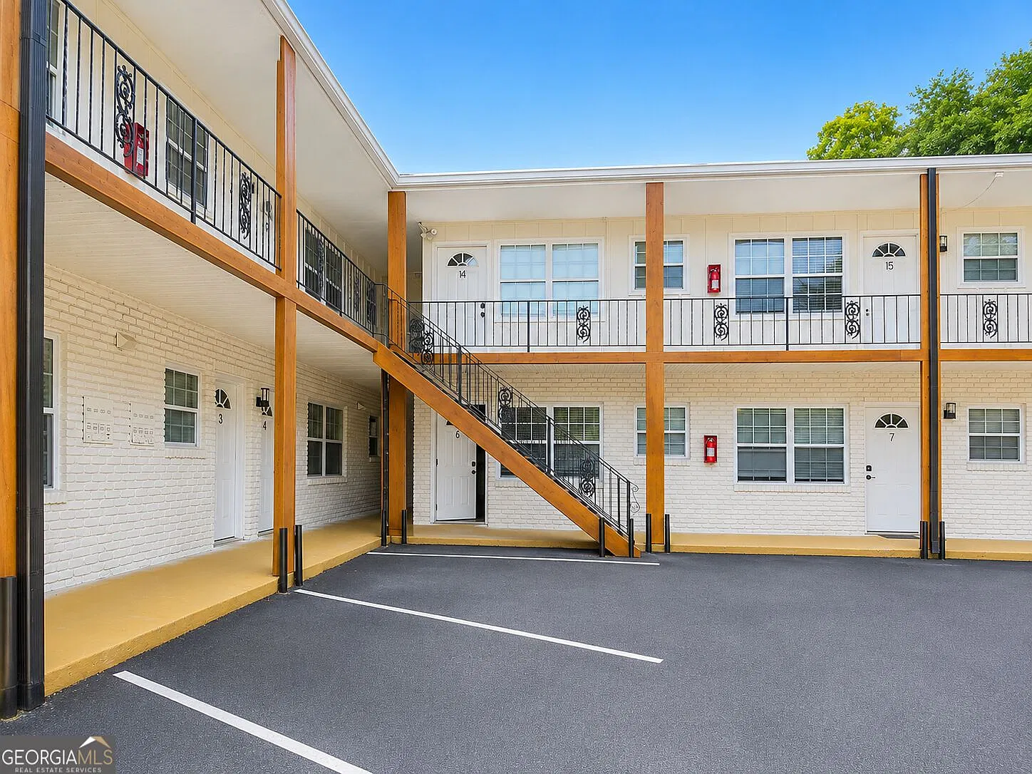 1 bed, 1.0 bath, $1,300 — Photo 1