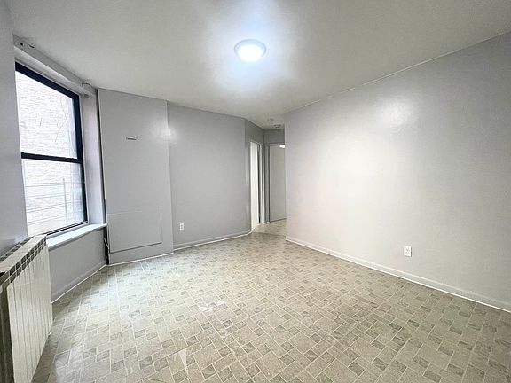 4th image of 832 42nd St APT 6