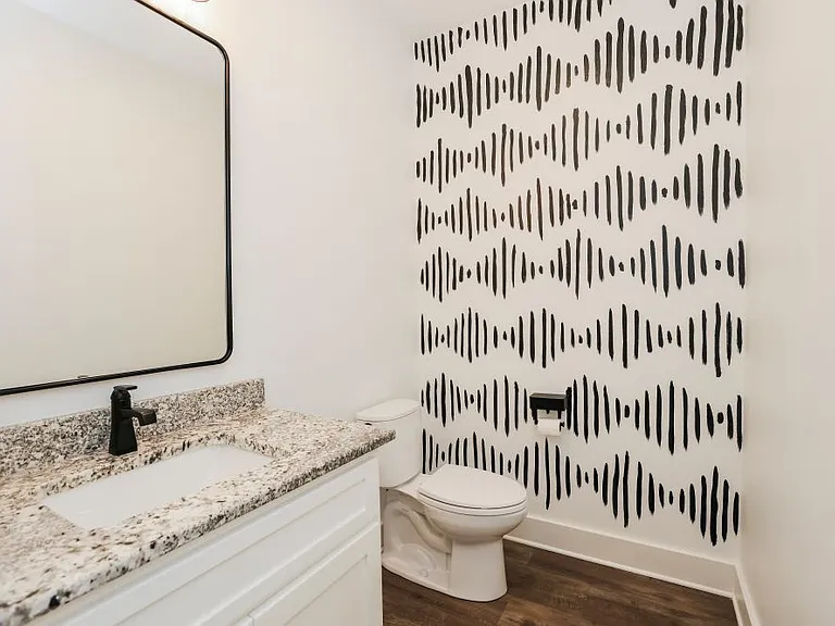 204 Blackberry Ln — Photo 36