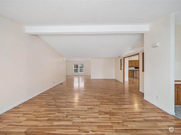 3rd image of 425 Milwaukee Blvd S