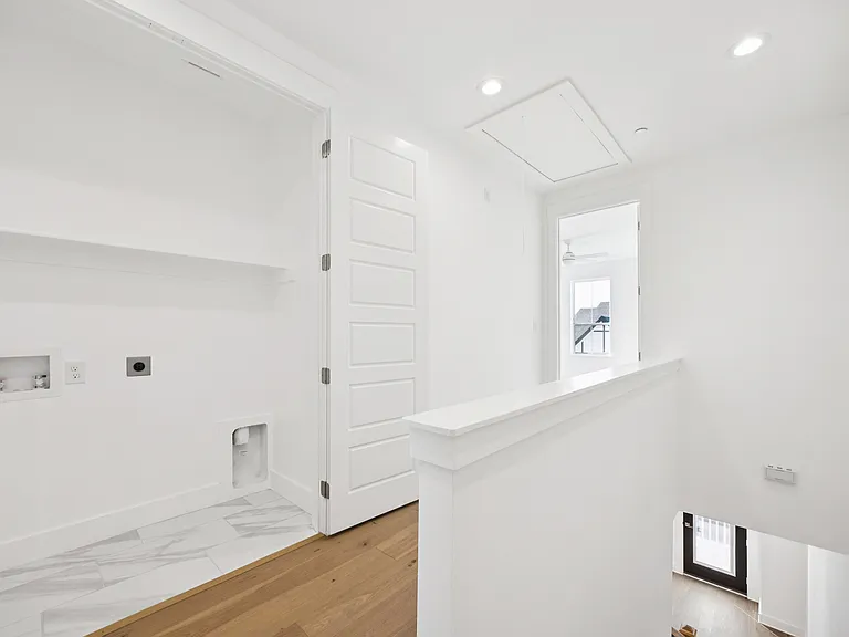 262 Harris St — Photo 14