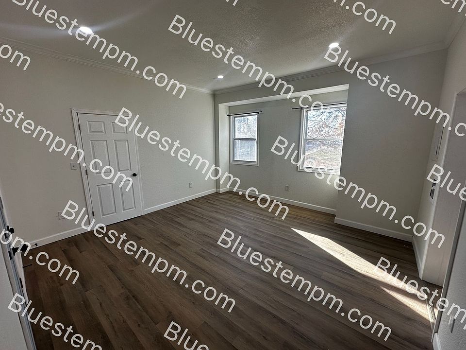 2nd image of 1115-1117 E Felix St #85bfa363d