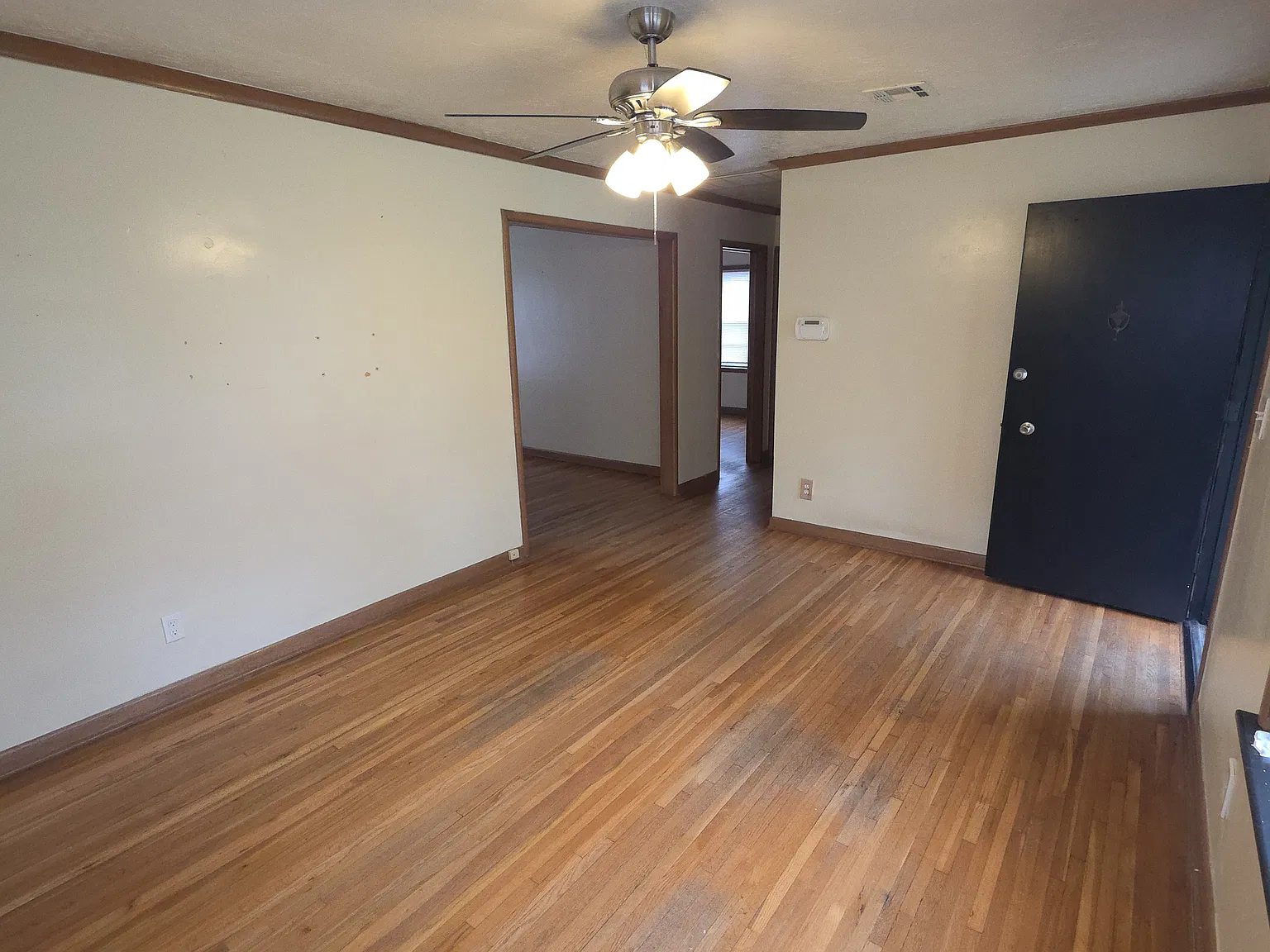 2 bed, 928 sqft, $1,550 — Photo 2