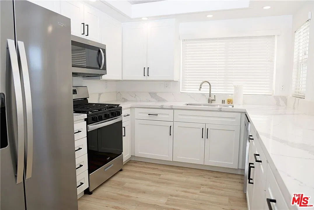 4 bed, 2.0 bath, 1700 sqft, $8,450 — Photo 3