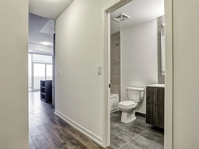 2520 Eglinton Ave W #1422 — Photo 6