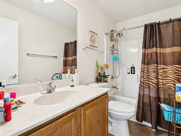 515 Declaration Ln — Photo 24