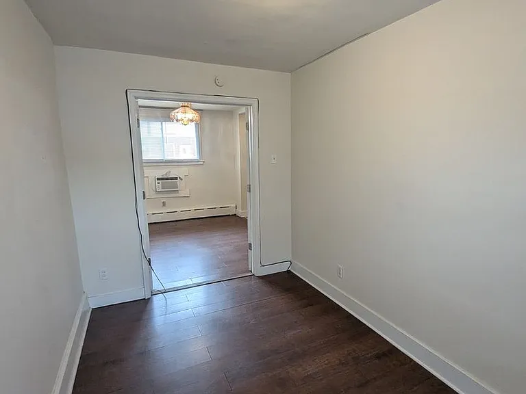 929 Edgemore Rd — Photo 8