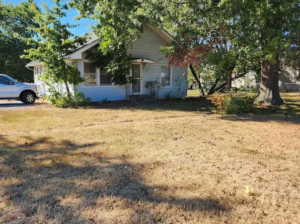 1421 S 13th St, Herrin, IL 62948