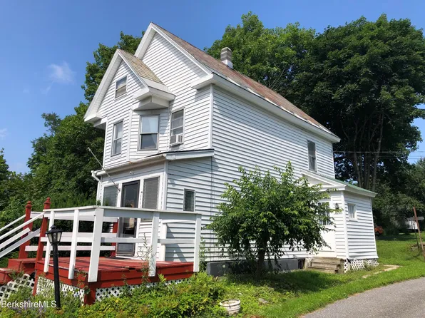 449 1/2 E Main St, North Adams, MA 01247
