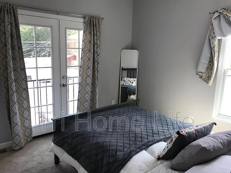 1652 N Gaylord St — Photo 2