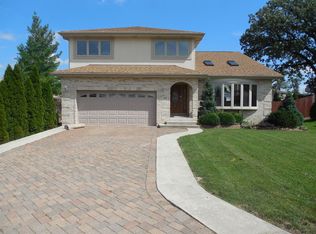 7747 Banks St, Justice, IL 60458