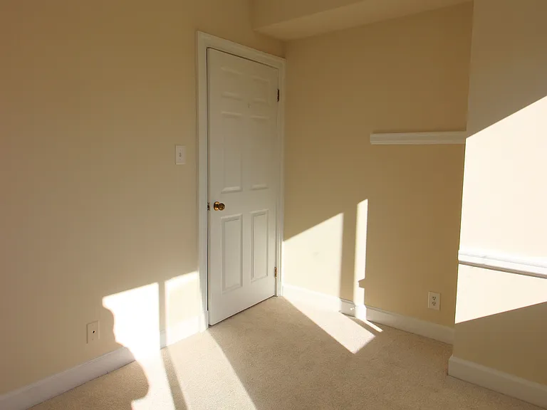 1224 Eton Ct NW — Photo 8