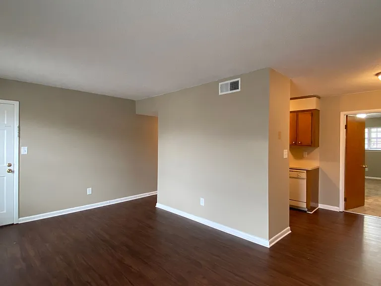 Club View Apartments — Photo 28