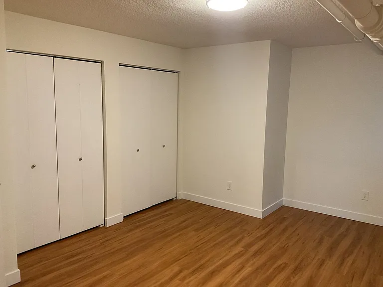 451 Fairview Ave N — Photo 15