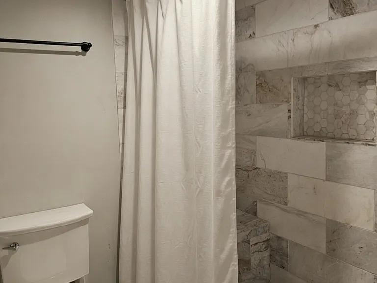 1633 N Artesian Ave #1R — Photo 10