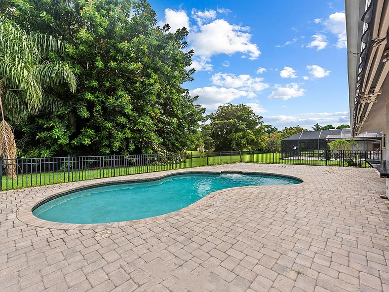9718 Lancaster Pl — Photo 15