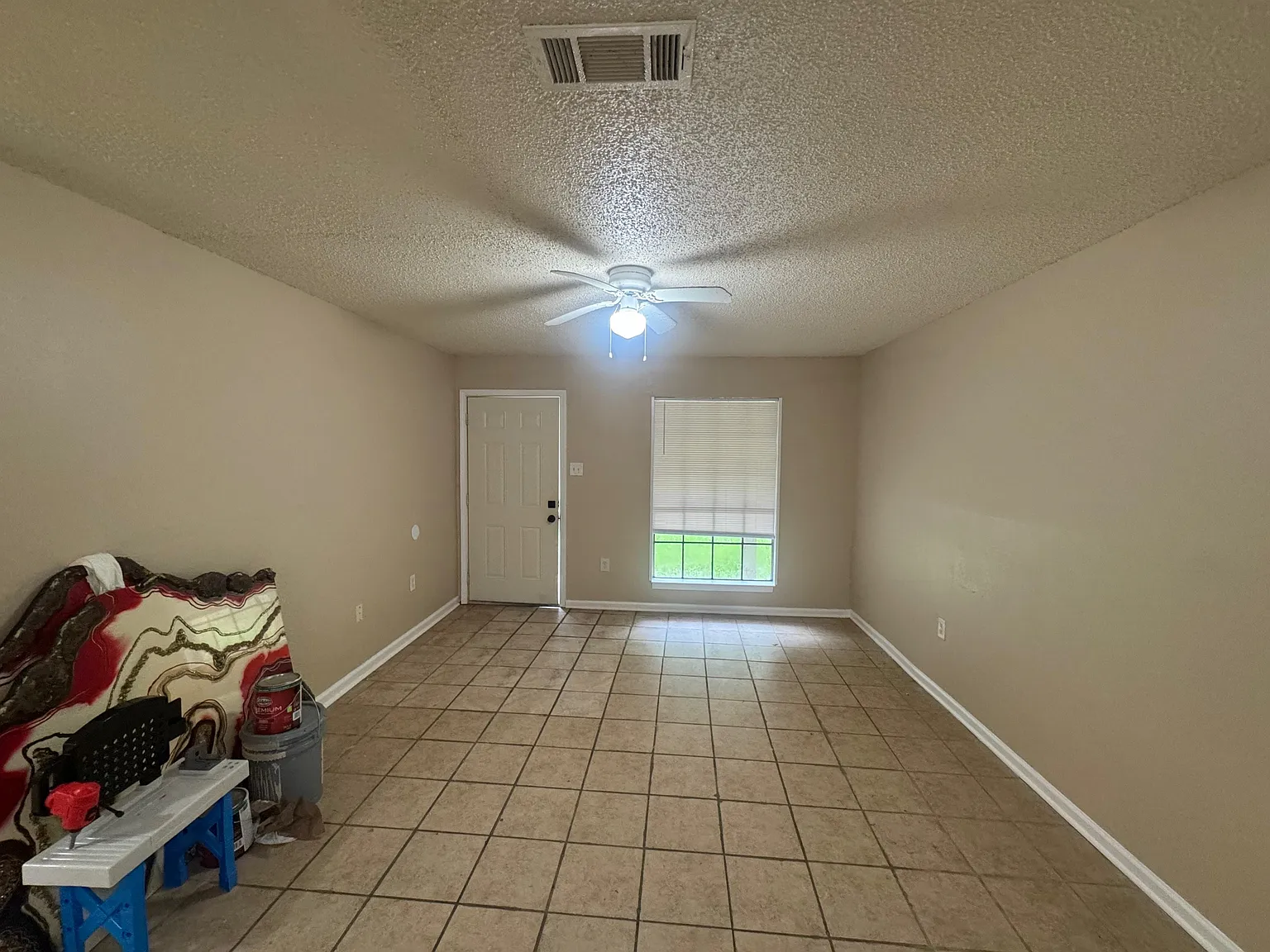 3204 North Stevendale Road - B — Photo 3