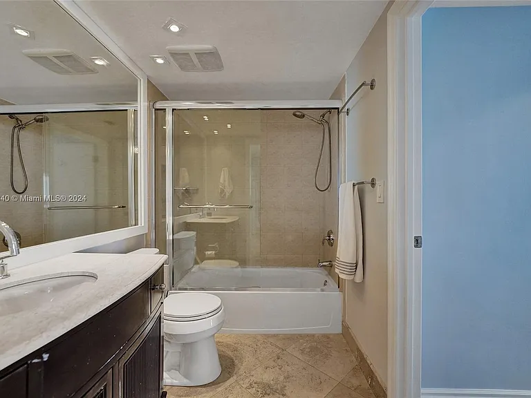 16699 Collins Ave #4106 — Photo 23