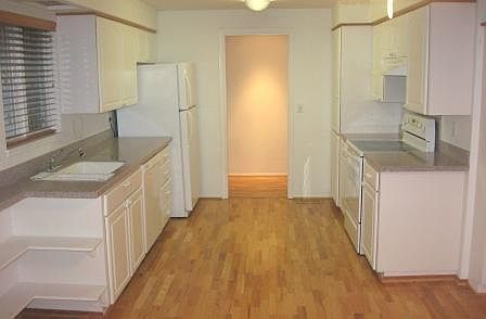 2nd image of 3234 Oakcrest Dr NW