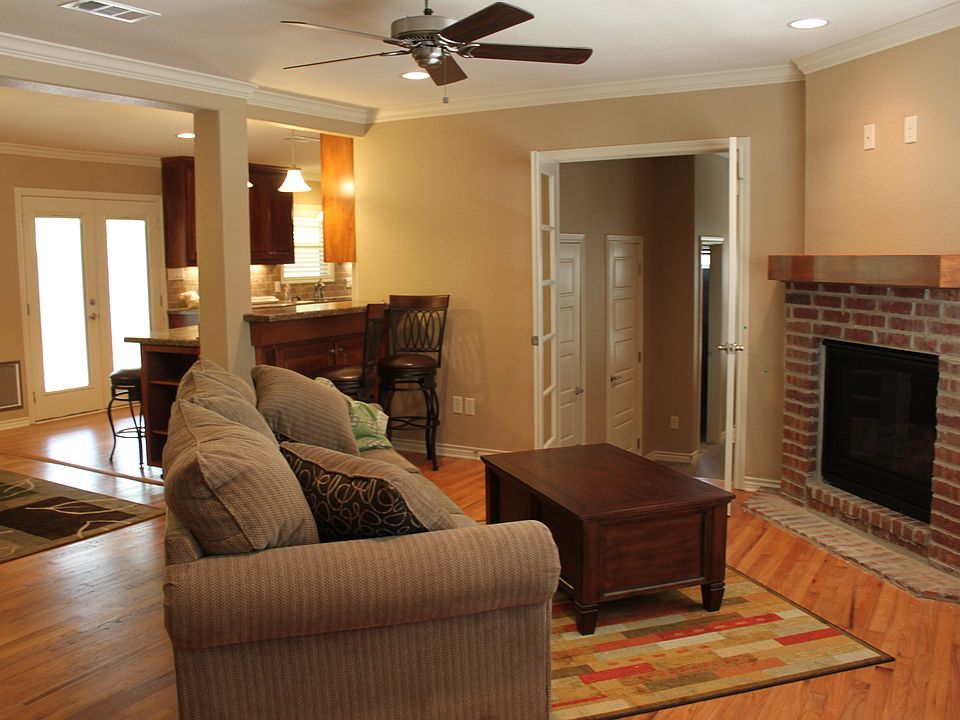 1st image of 1022 Walton Dr
