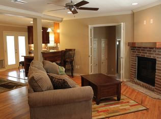 1022 Walton Dr, College Station, TX 77840