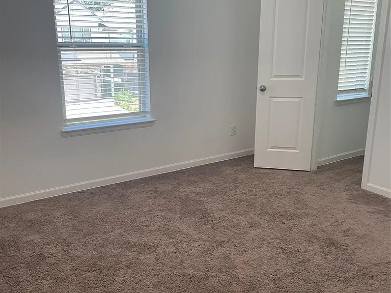 621 Aspen Falls Ct — Photo 15
