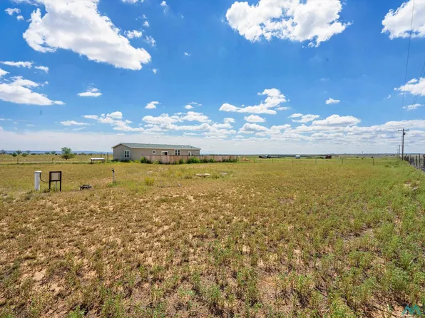616 Dinkle Rd, Edgewood, NM 87015