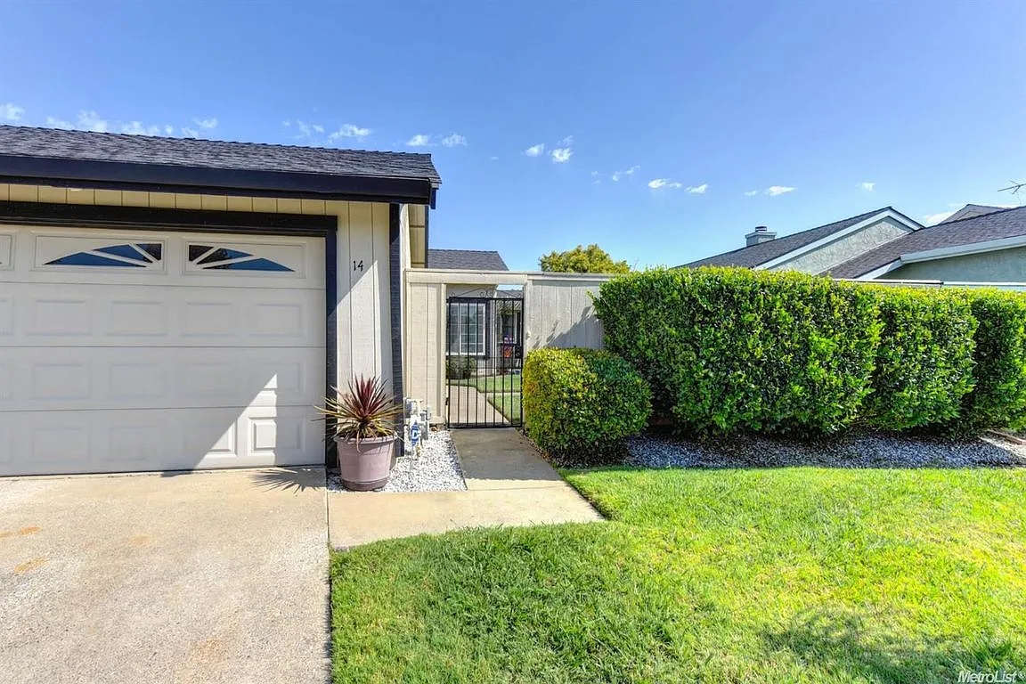 14 Fen Ct photo 1