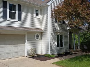 2210 S Laurelwood Cir, Bloomington, IN 47401
