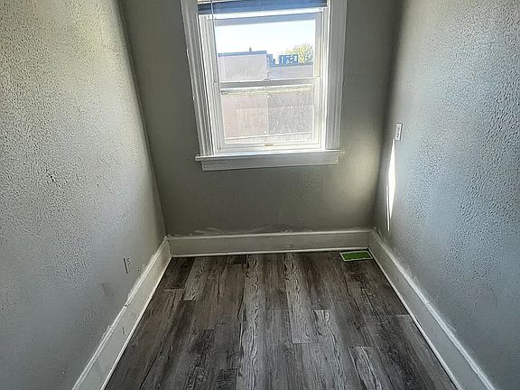4th image of 1829 Wyoming St