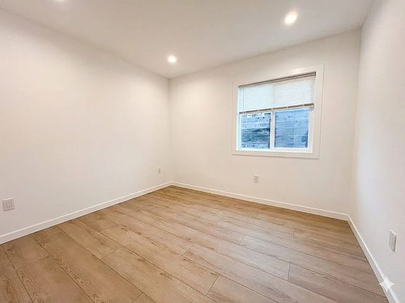 4th image of 4058 Bassett St #B