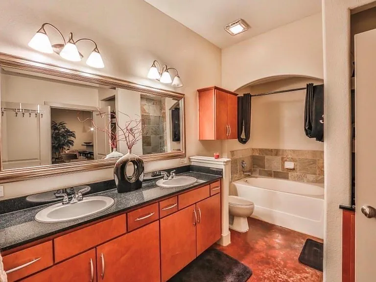 1901 Post Oak Blvd #1406 — Photo 13