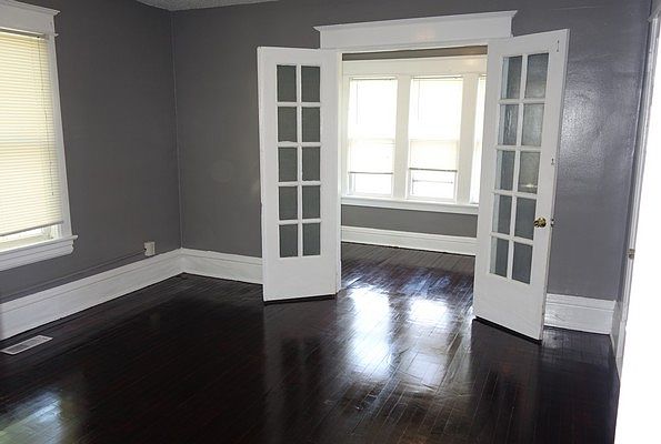 1st image of 90 Winifred St W APT 4