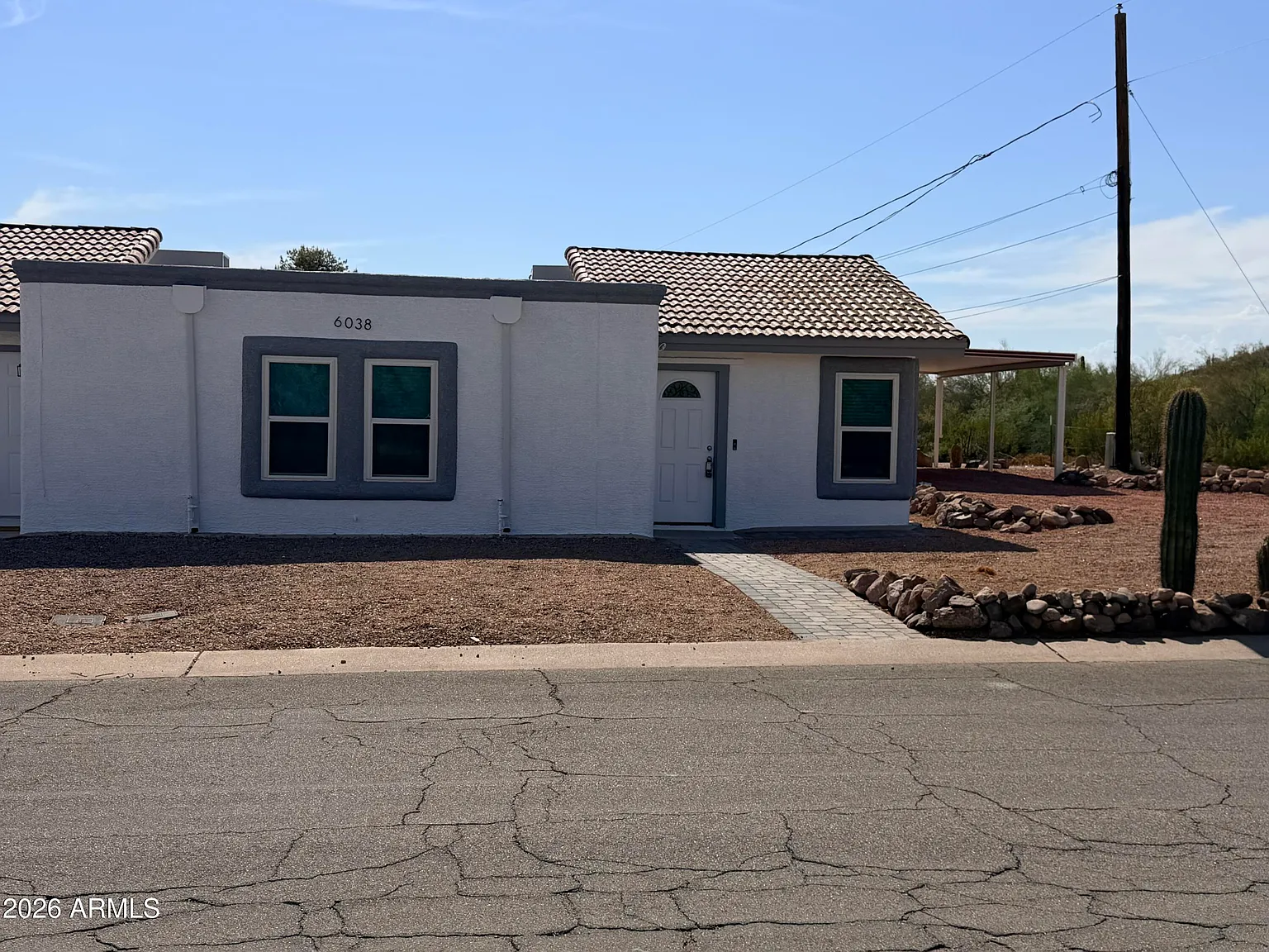 2 bed, 2.0 bath, 900 sqft, $1,800 — Photo 2