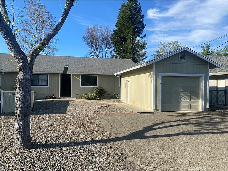 19742 Oak Flat Rd — Photo 1