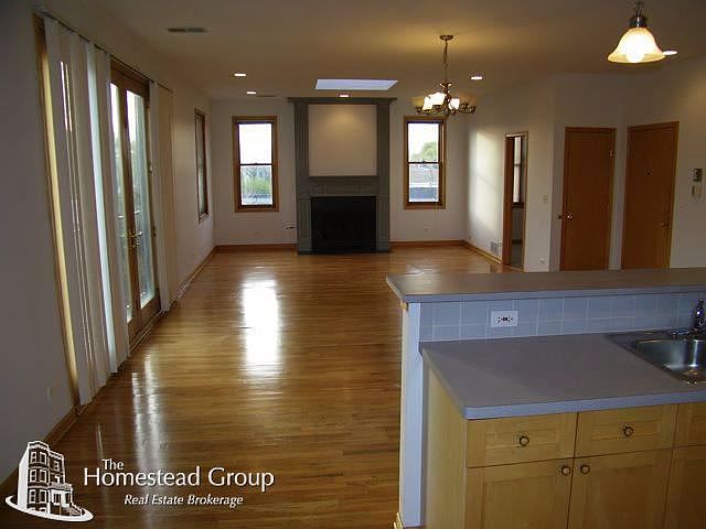 1st image of 3511 N Ravenswood Ave #4_4TH_3511