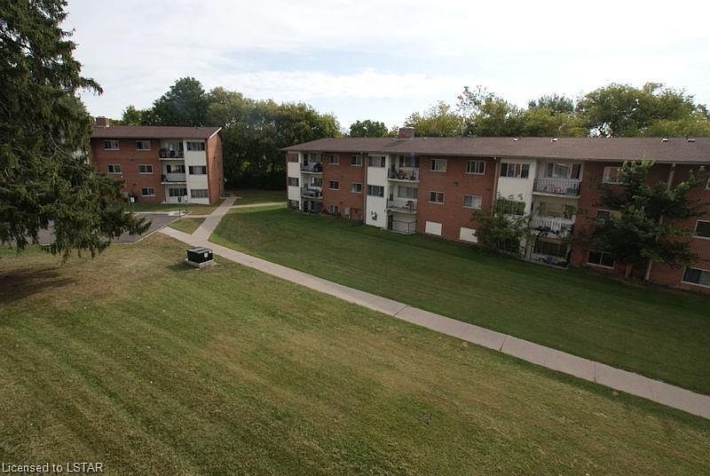 2nd image of 1176 Hamilton Rd #306
