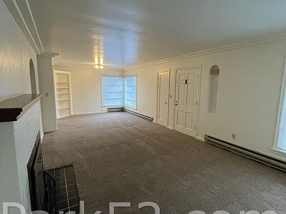 4th image of 1002 S Oakes St