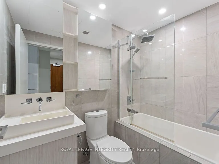 101 Queen St #802 — Photo 15