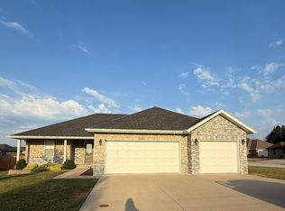 2145 N Pavilion Pl, Strafford, MO 65757