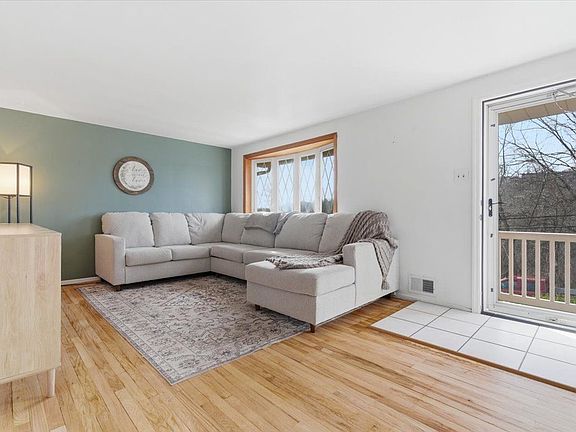 4th image of 505 Pointview Rd