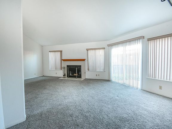 5th image of 1310 Hawthorne Court