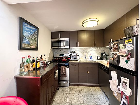 5th image of 10 Jones St APT 6E