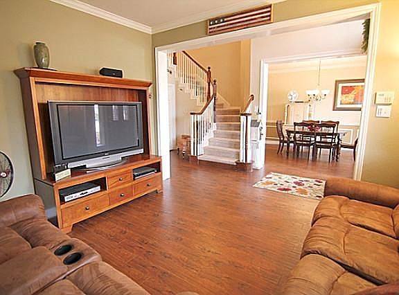 4th image of 2736 Skinner Dr